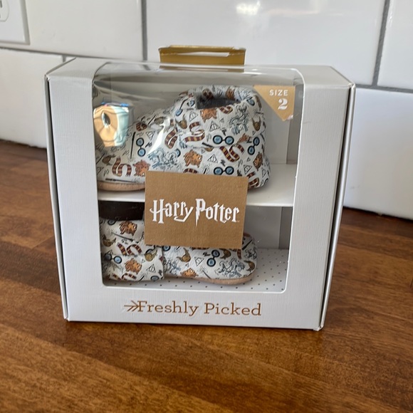 Freshly Picked Harry Potter Baby Mocs - Picture 1 of 4